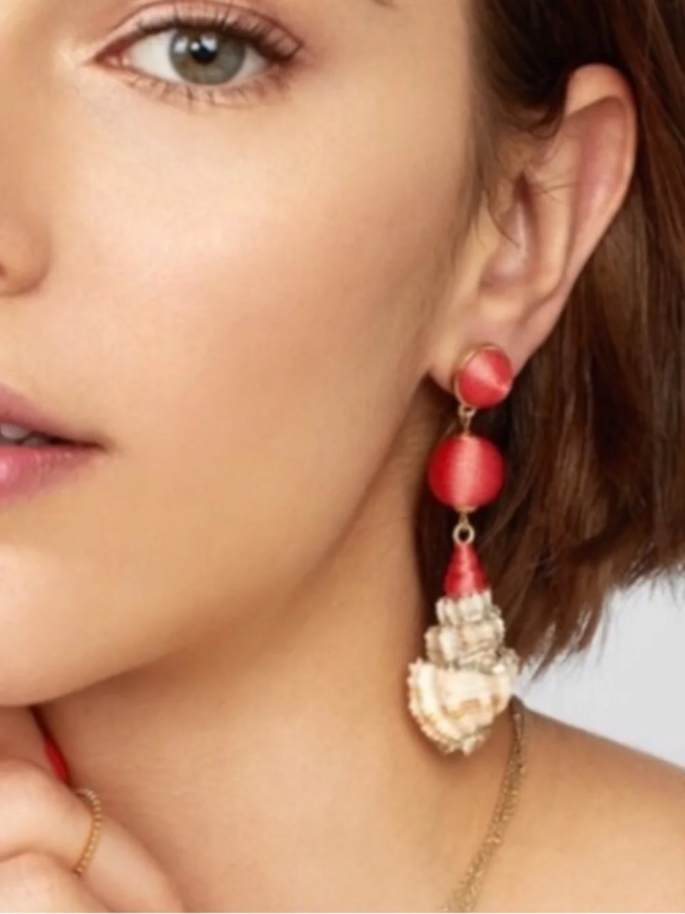 BaubleBar Shell Earrings in Coral. Brand new!